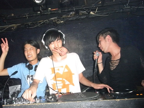 0816djs02_R.JPG