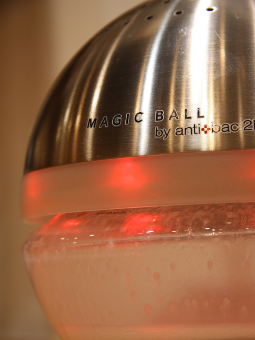 MAGIC-BALL-RED.jpg