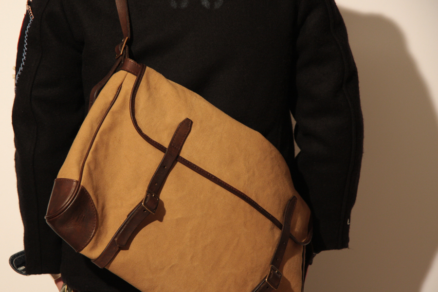 vascoから『男は背中で語る』を思わせるショルダーバッグが入荷。