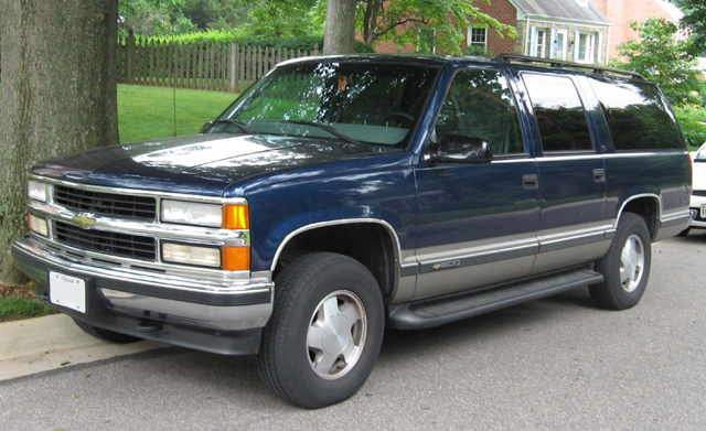 Chevrolet_Suburban_GMT400.jpg